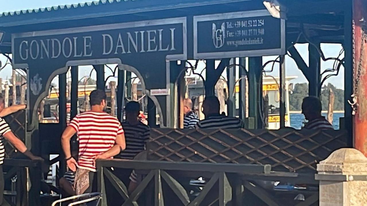 Ca' Ai Sospiri Lägenhet Venedig Exteriör bild