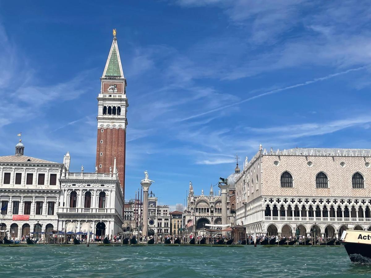 Ca' Ai Sospiri Lägenhet Venedig Exteriör bild